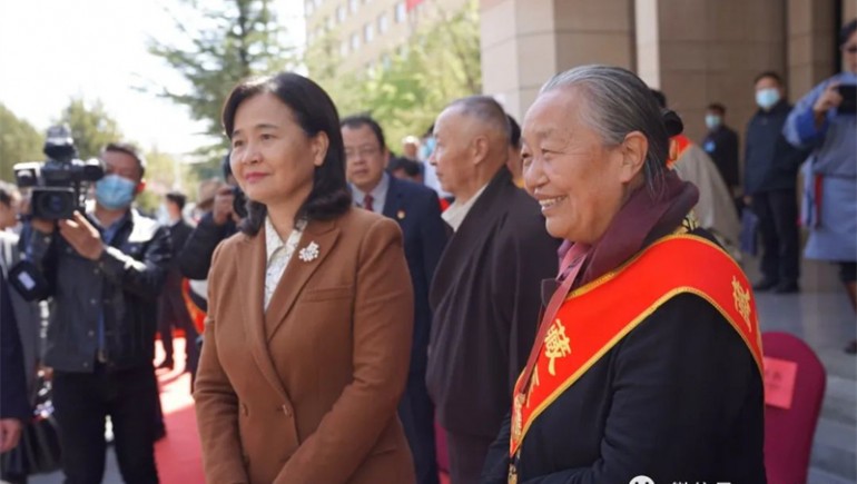 傳承精華，讓藏醫(yī)藥造福人民健康安全！